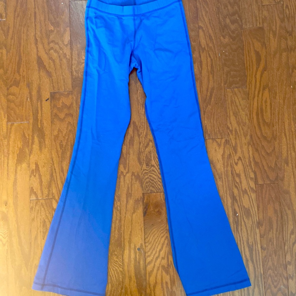 Lululemon low rise flare leggings